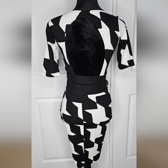 Houndstooth 2 piece Skirt Set - Picture 2 of 4